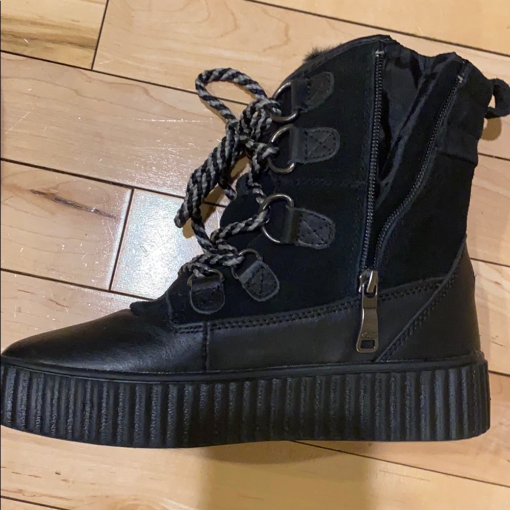 Boots - Picture 2 of 6